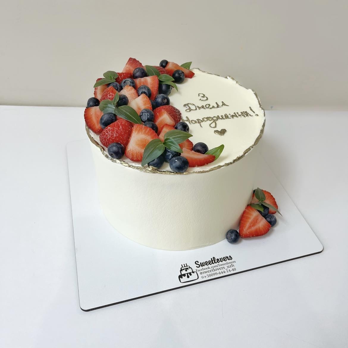 A placeholder cakes with #424355 background.