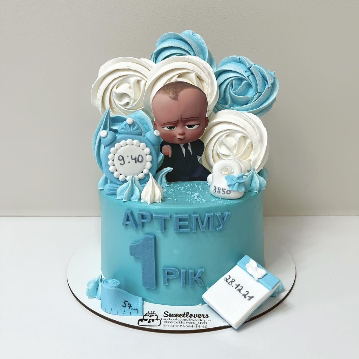 A placeholder cakes with #BF9579 background.
