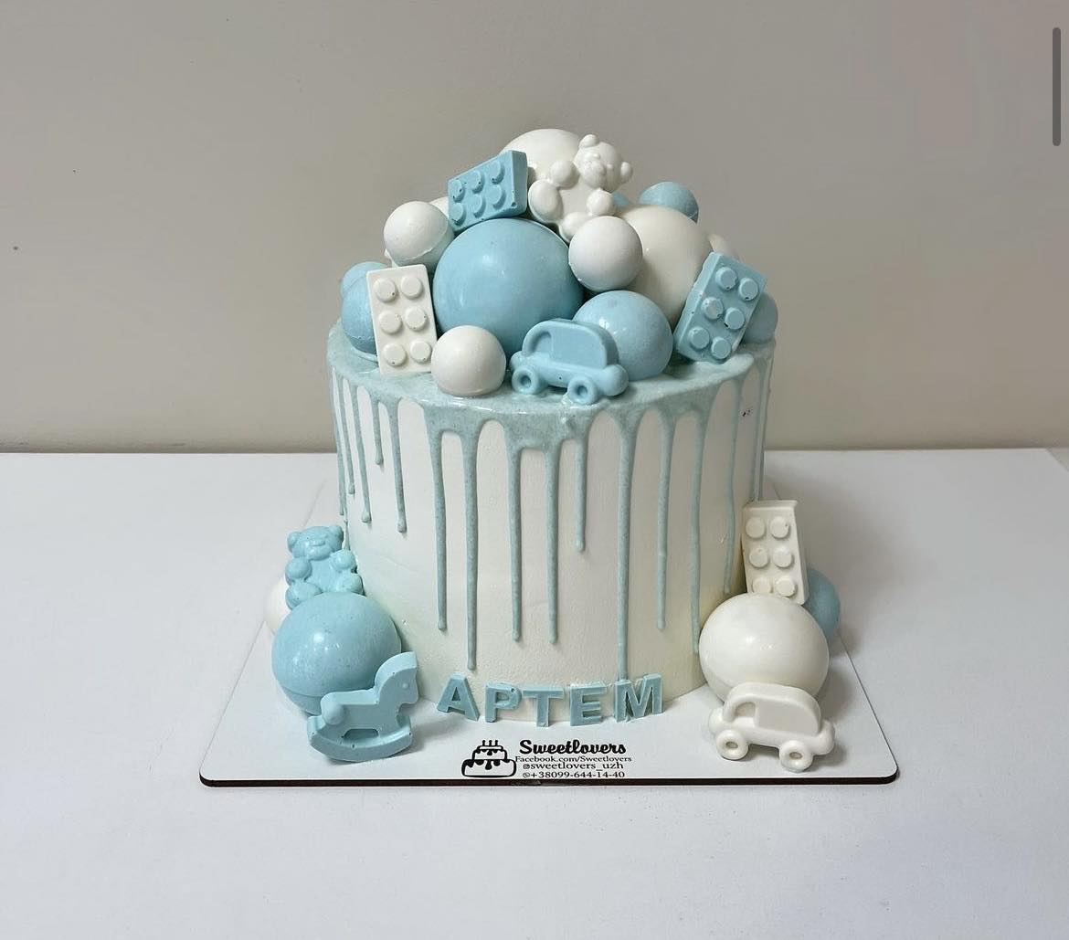 A placeholder cakes with #B4BA91 background.