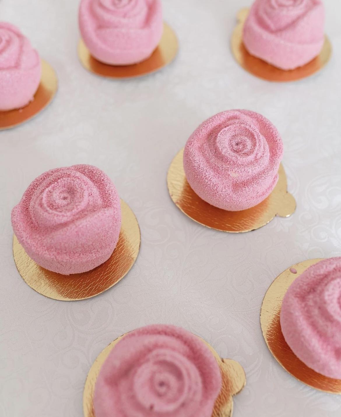 A placeholder cakes with #C52929 background.